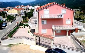 Villa Lily